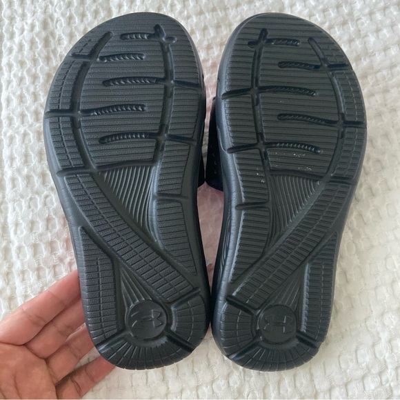Girls under Armour US size 2y slides sandals 4D-foam NWT - Picture 3 of 4